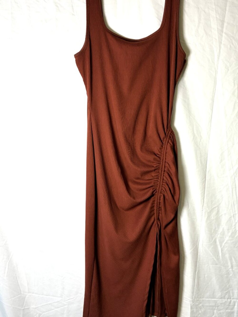 Vibe: Sportswear  XL Rust Color